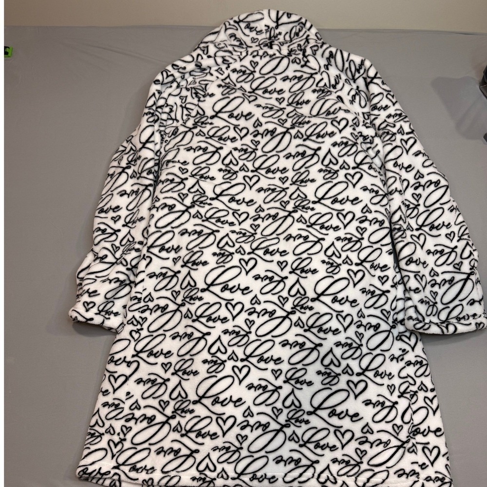 Victoria's Secret White Black Love Heart Plush Fleece Robe Shawl Collar Small
